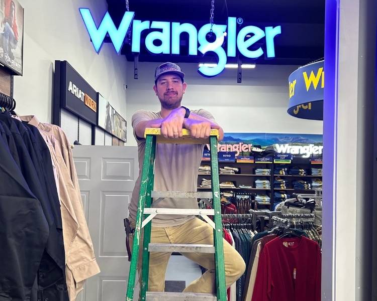 Looking for a Sign? Here It Is — Shop Denim with the Ervin’s Family! 👖