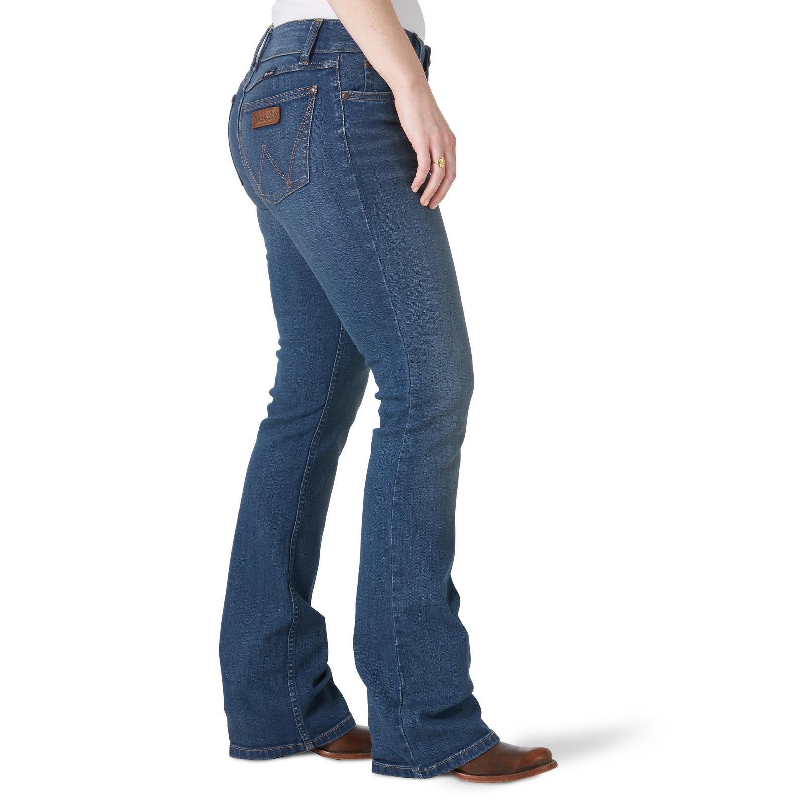 Wrangler® Retro Mae Mid-Rise Bootcut Jean – Nadia (09MWZKN