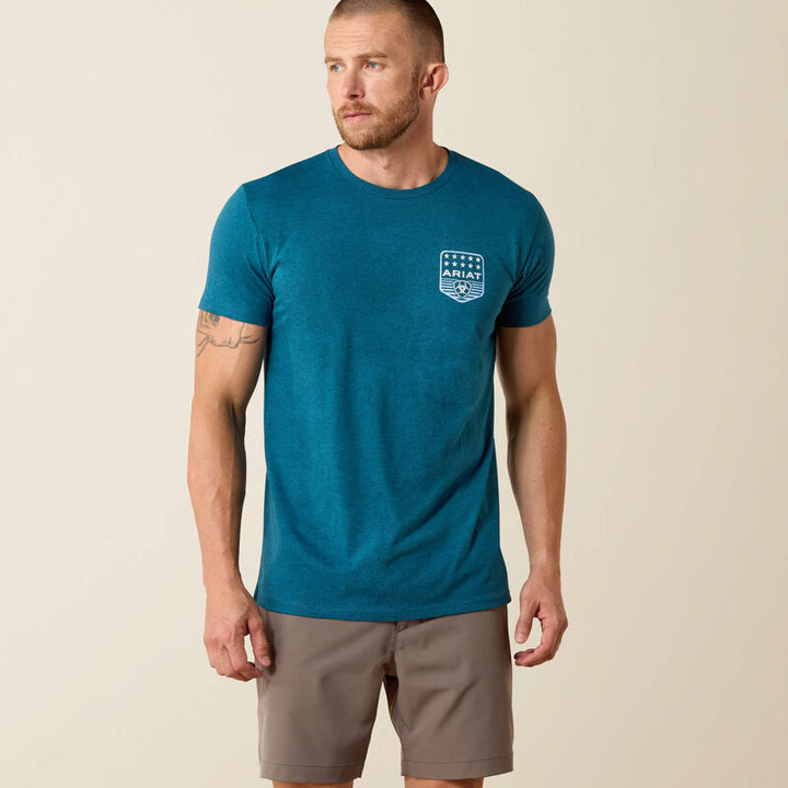 Ariat Stripe Patriotic Badge T-Shirt – Men’s Graphic Tee (10073965)