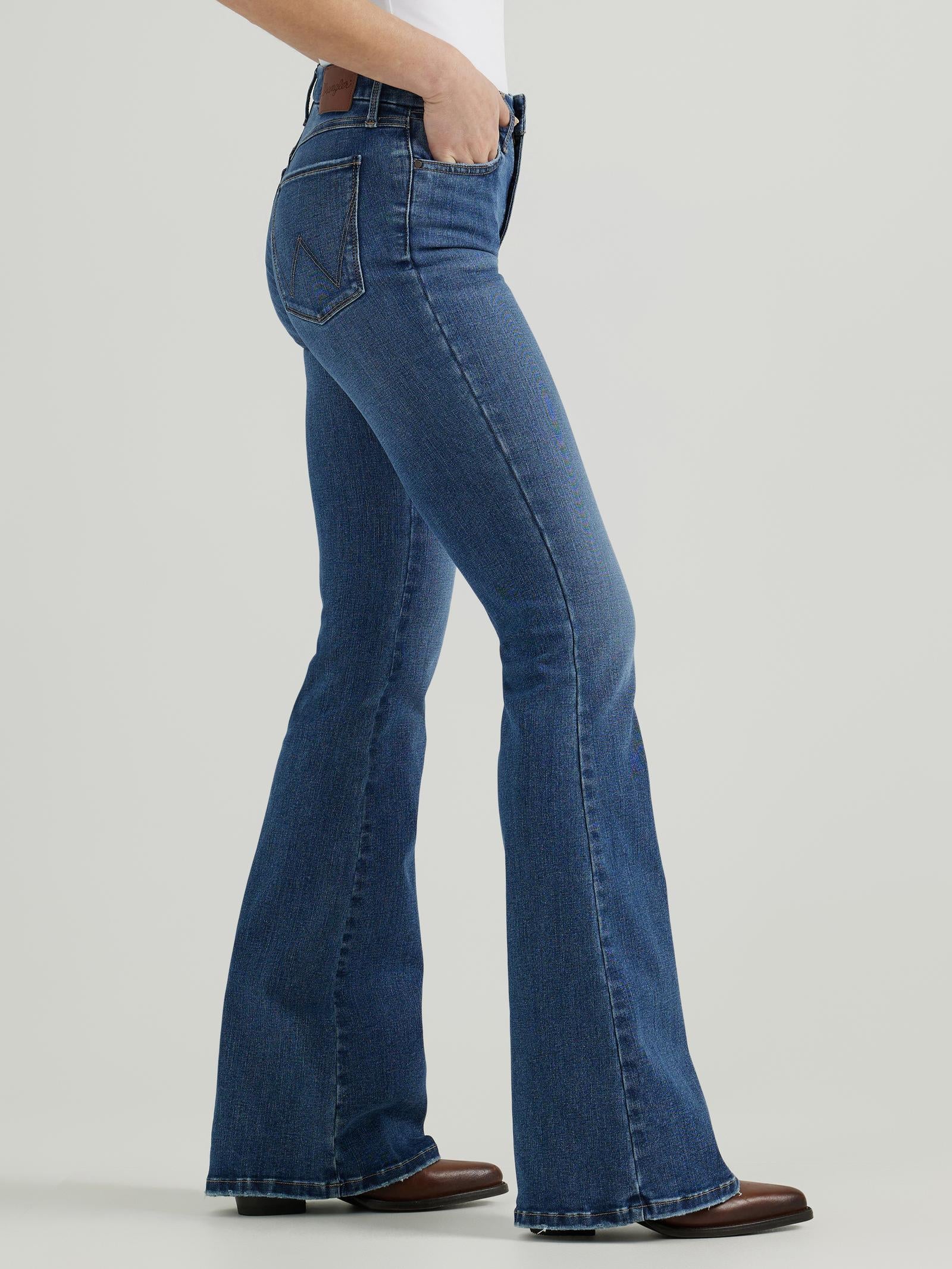 Wrangler® Bespoke High-Rise Flare Jean – Lily (112359281)