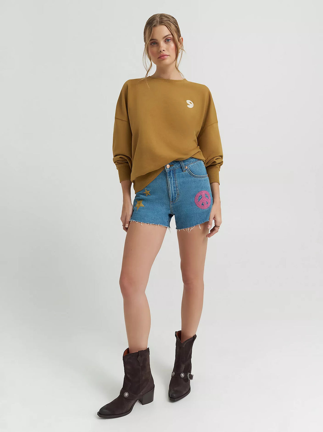 Wrangler® X Lainey Wilson Embroidered Cowboy Short – Denim | 112375881