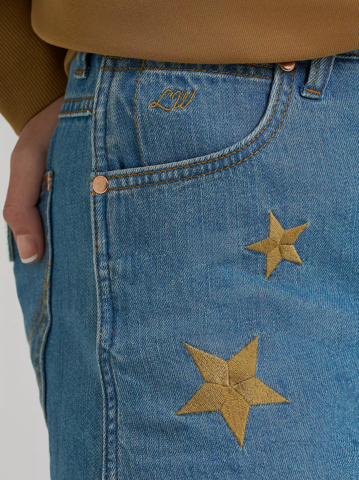 Wrangler® X Lainey Wilson Embroidered Cowboy Short – Denim | 112375881