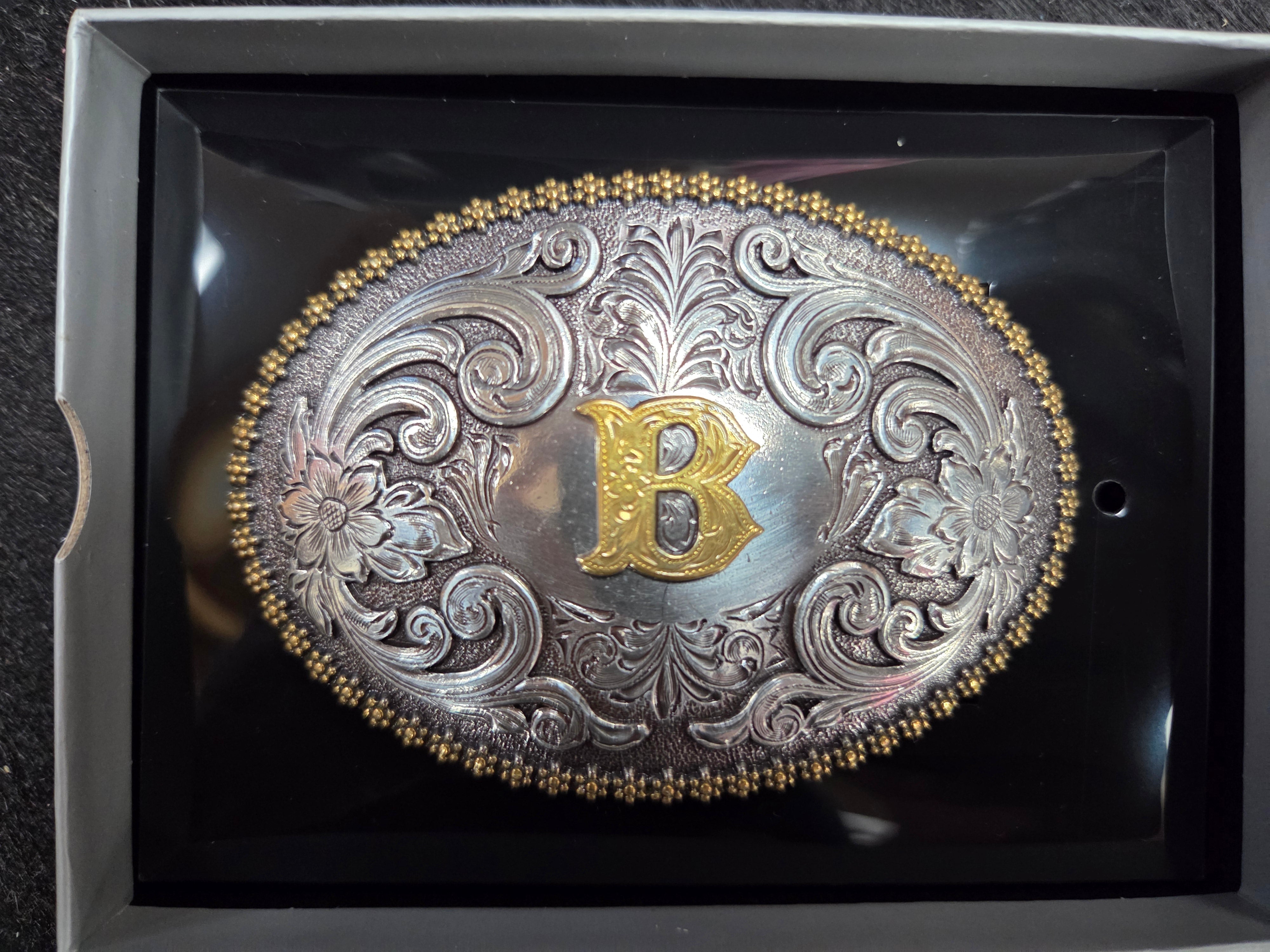 M&F Western Nocona Berry Oval Initial Belt Buckle – 37072