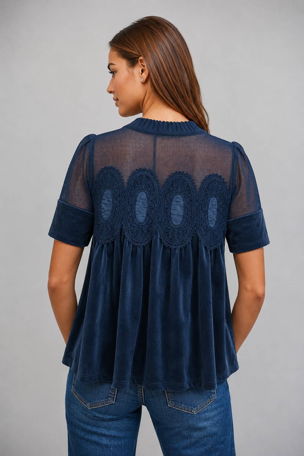 SHEER MESH UPPER PANEL WITH LACE APPLIQUE FAUX SUEDE TOP: Burgundy / S