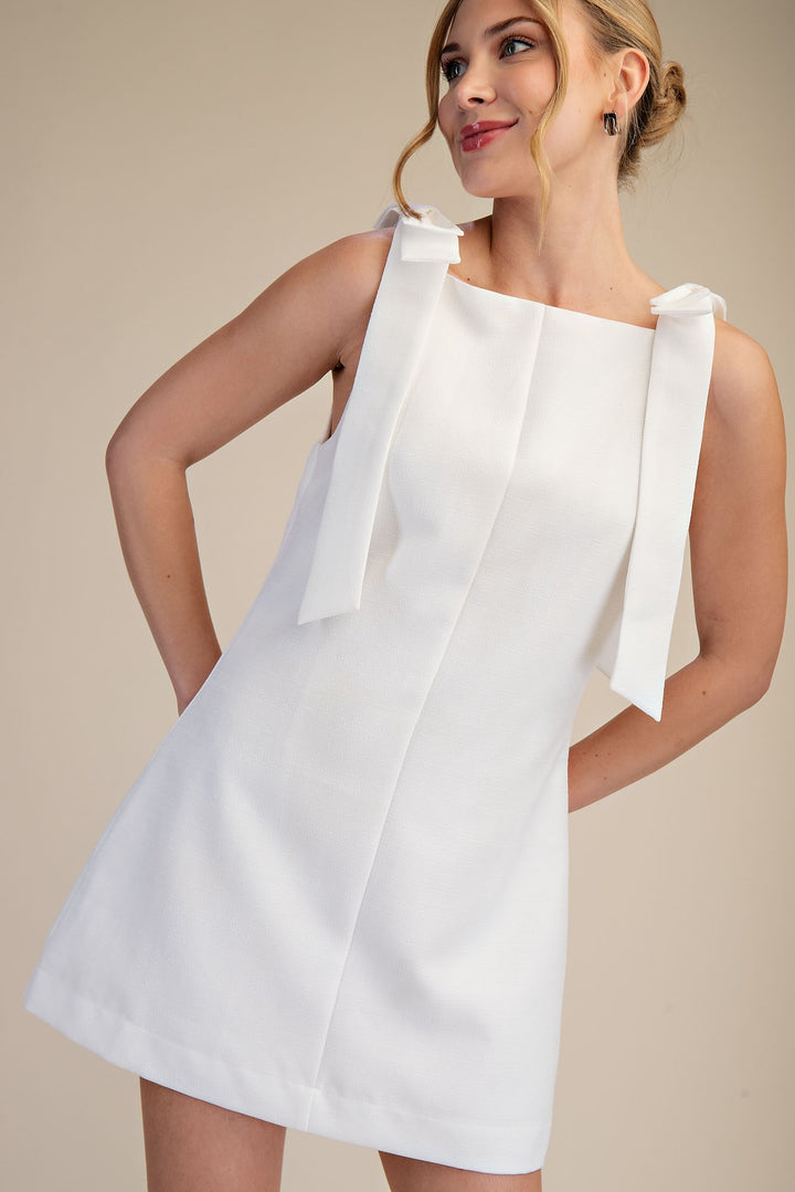 WHITE STRAIGHT NECKLINE BOW DRESS