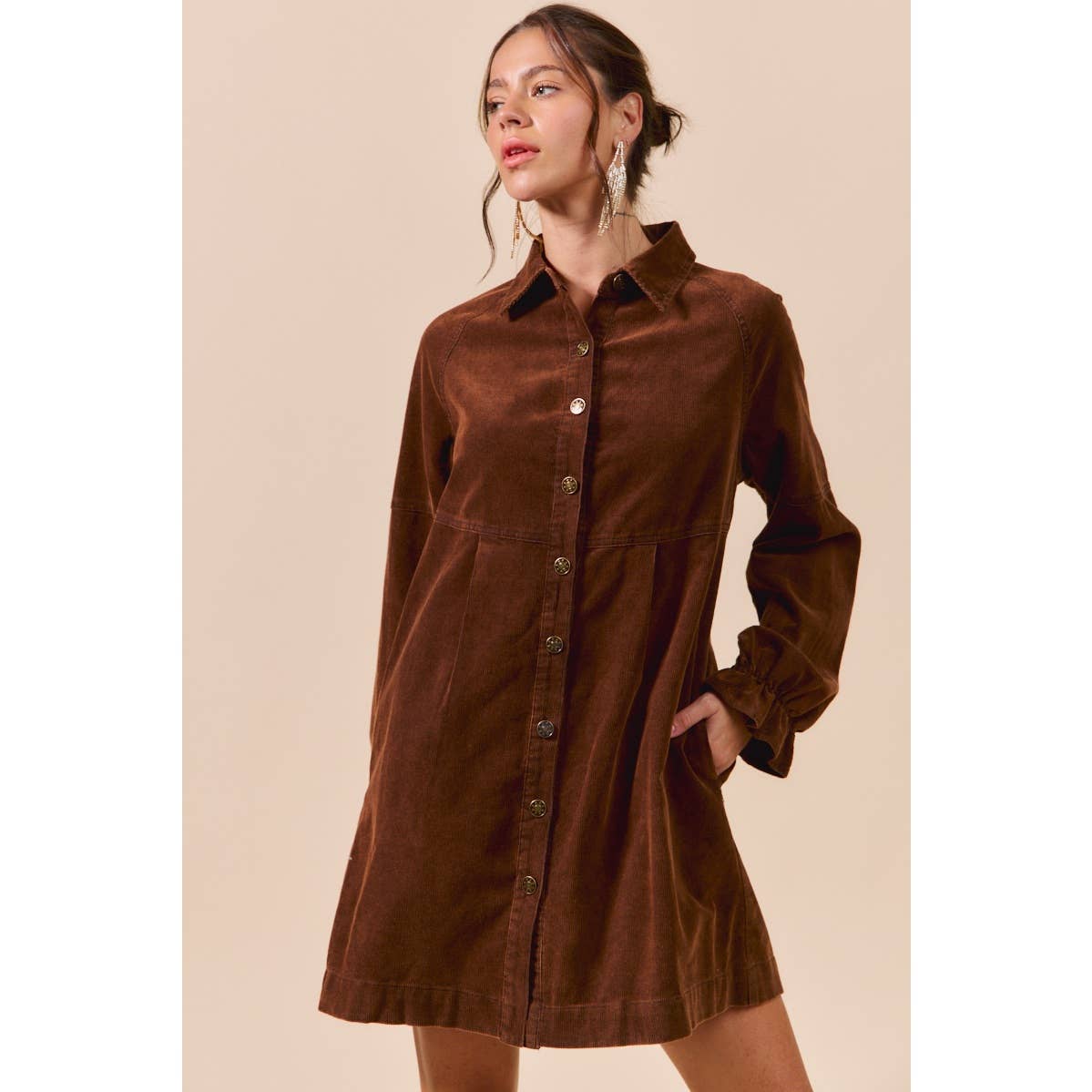 WASHED CORDUROY BUTTON DOWN SHIRT MINI DRESS: BROWN / M