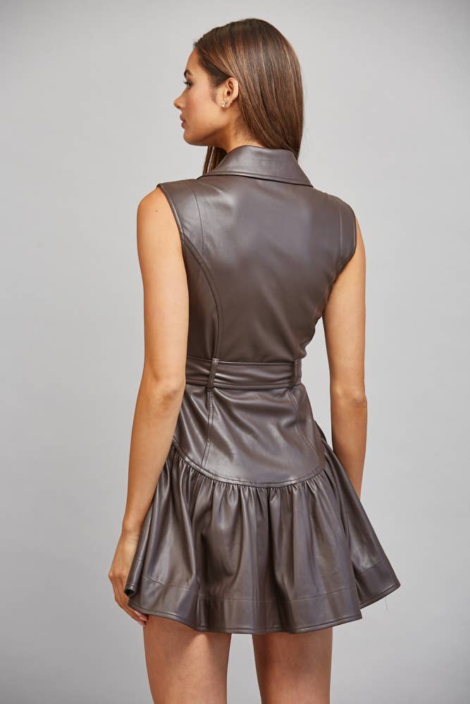 FAUX LEATHER BELTED DROP WAIST DRESS FD35993: CHOCO BROWN / L