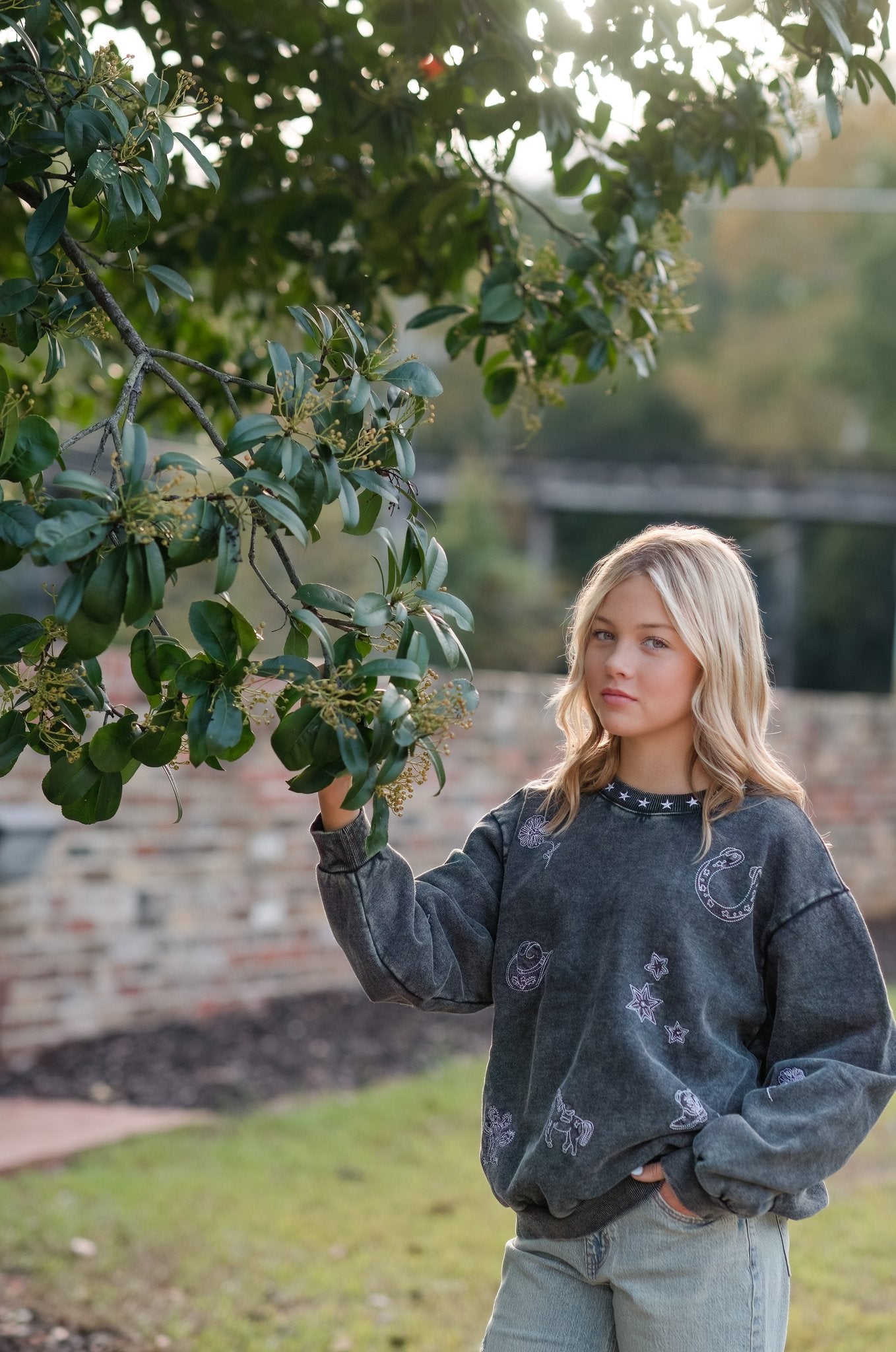 CHARCOAL WESTERN EMBROIDERED SWEATSHIRT