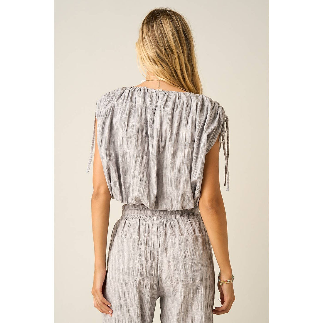 TEXTURED DRAWSTRING SHOULDER CROP TOP: LT.GREY / S-M-L(2-2-2)