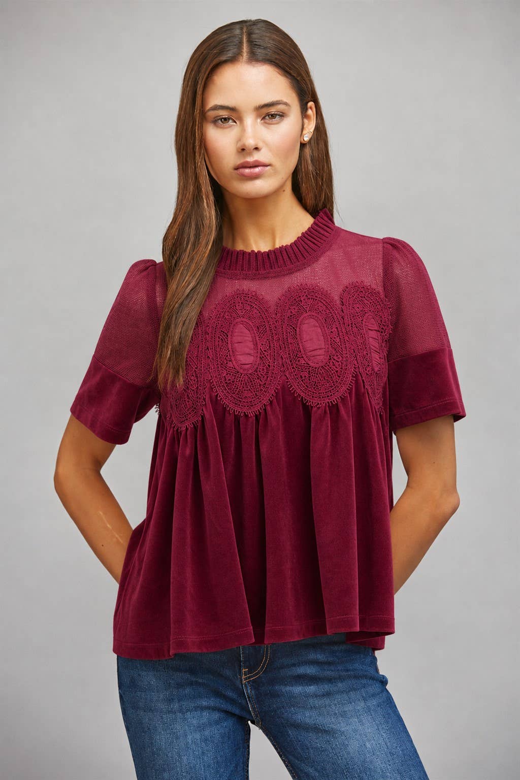 SHEER MESH UPPER PANEL WITH LACE APPLIQUE FAUX SUEDE TOP: Burgundy / M