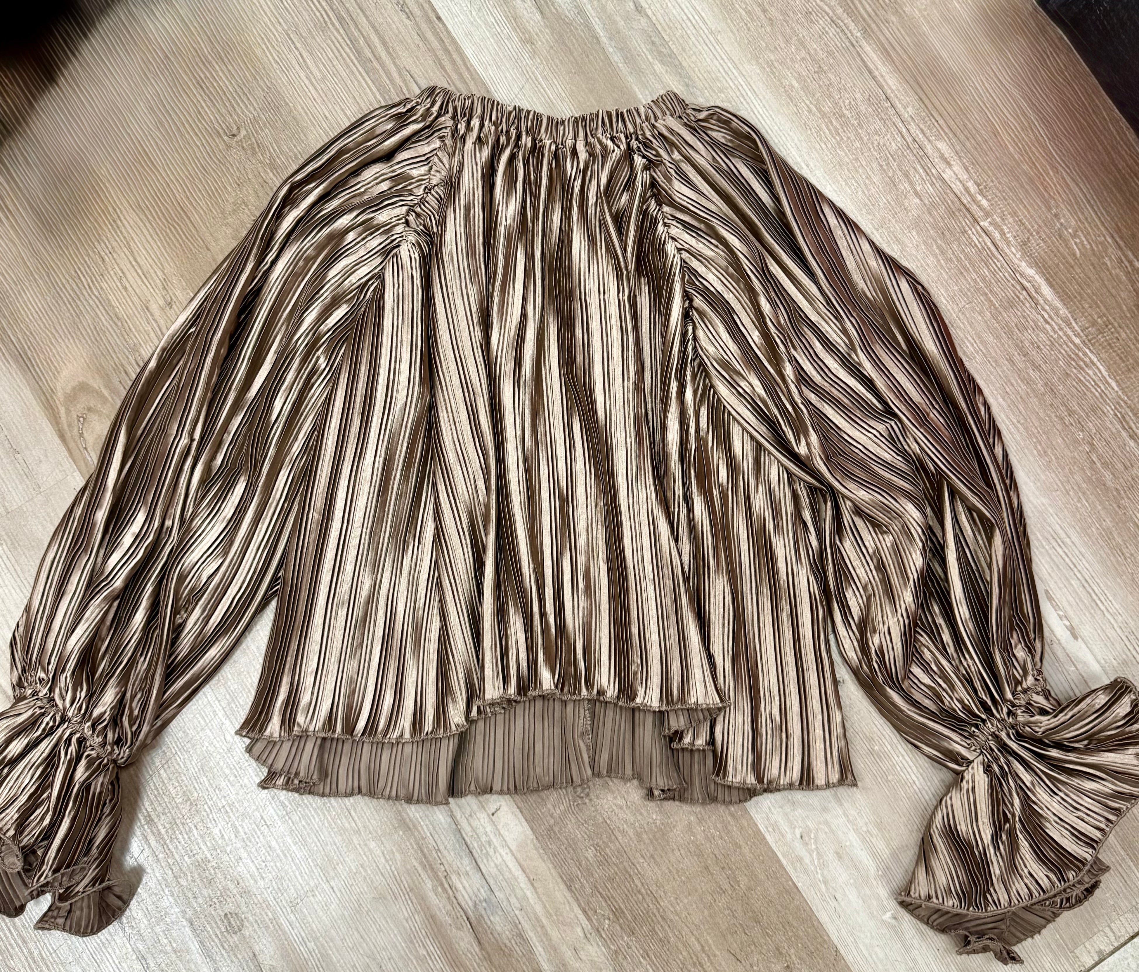 MOCHA PLEATED SLEEVE RUFFLES TOP