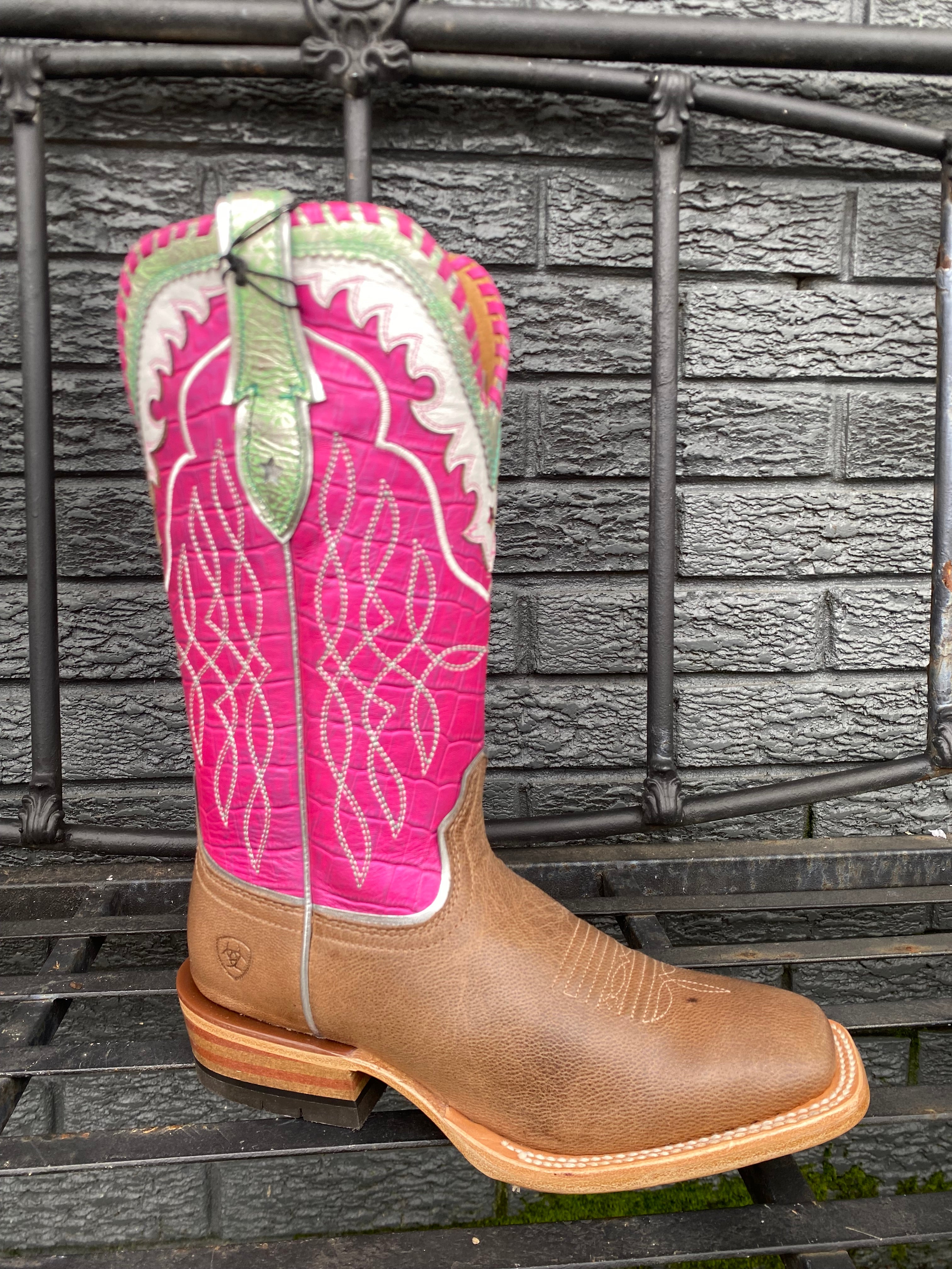 WOMENS ARIAT KNOCKOUT PINK RIATA:10074319