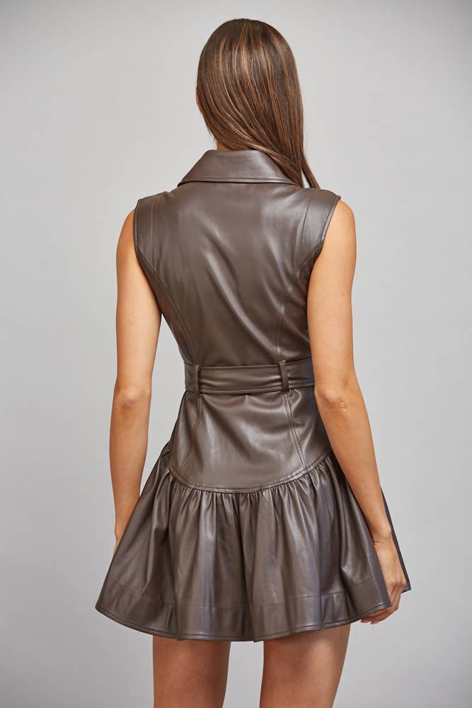 FAUX LEATHER BELTED DROP WAIST DRESS FD35993: CHOCO BROWN / L