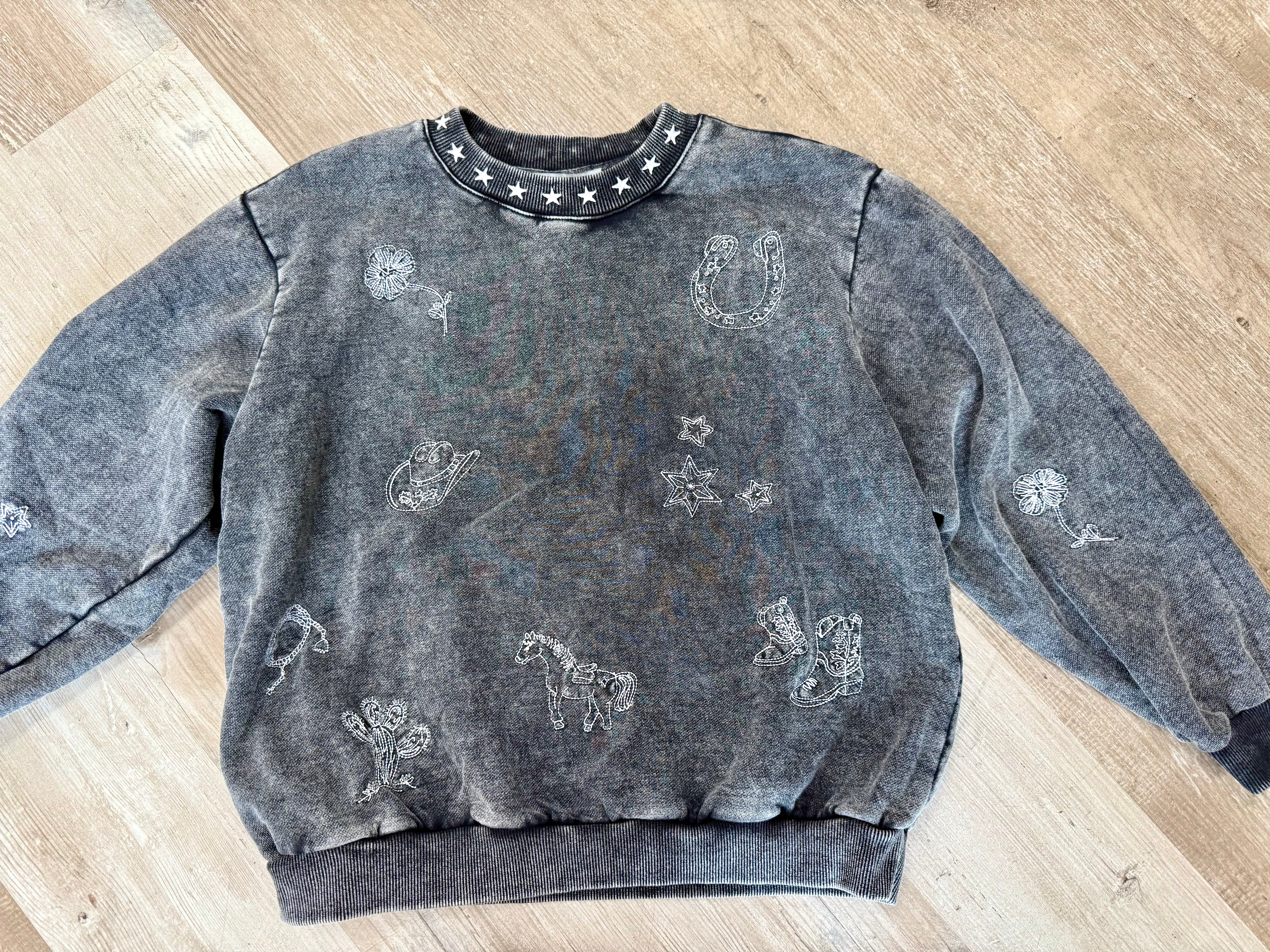 CHARCOAL WESTERN EMBROIDERED SWEATSHIRT