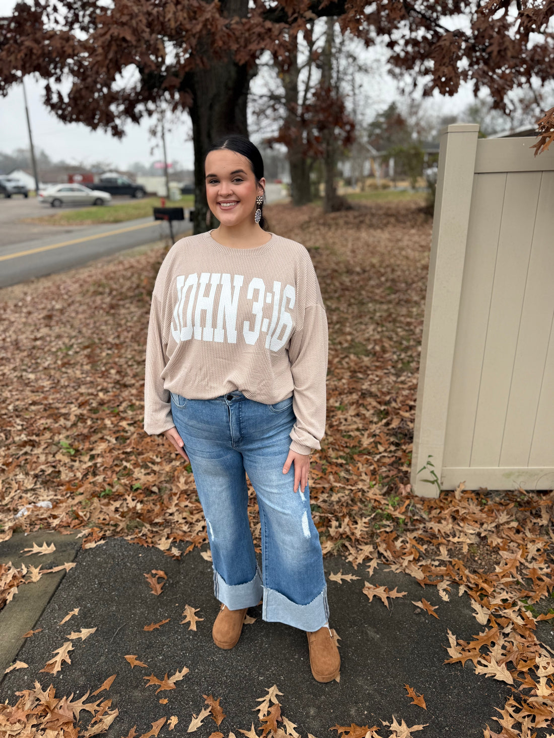 MID WASH CUFFED BOYFRIEND JEAN
