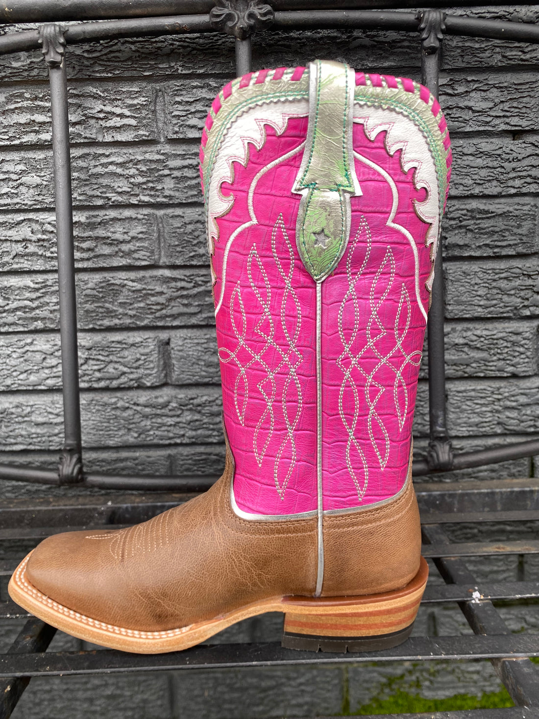 WOMENS ARIAT KNOCKOUT PINK RIATA:10074319