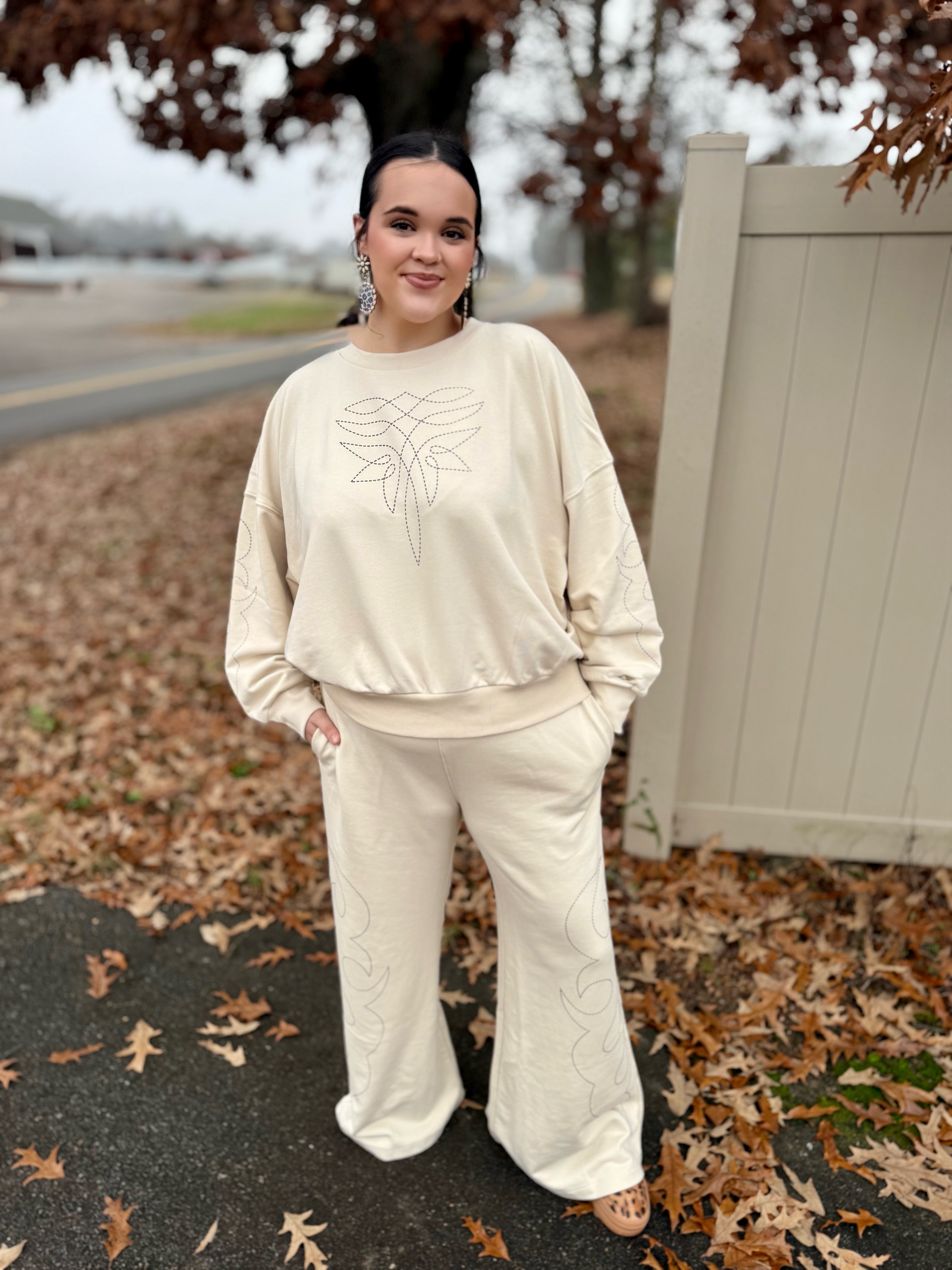 X Lainey Wilson Cowboy Sweatshirt - Cream - 112375627