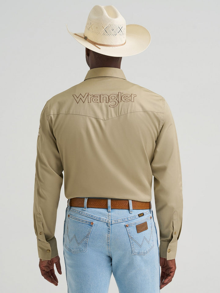 Wrangler® Long Sleeve Logo Shirt – Button-Down – Brown (112374859)