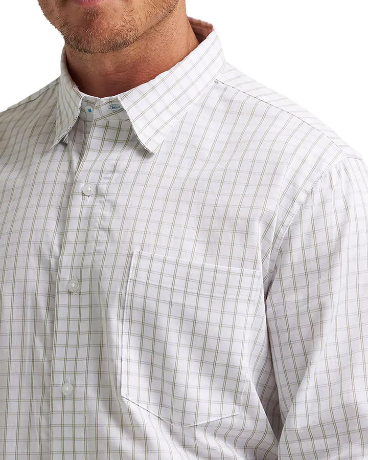 Wrangler® x Cody Johnson Long Sleeve Button-Down Shirt – Classic Fit – White (112374475)