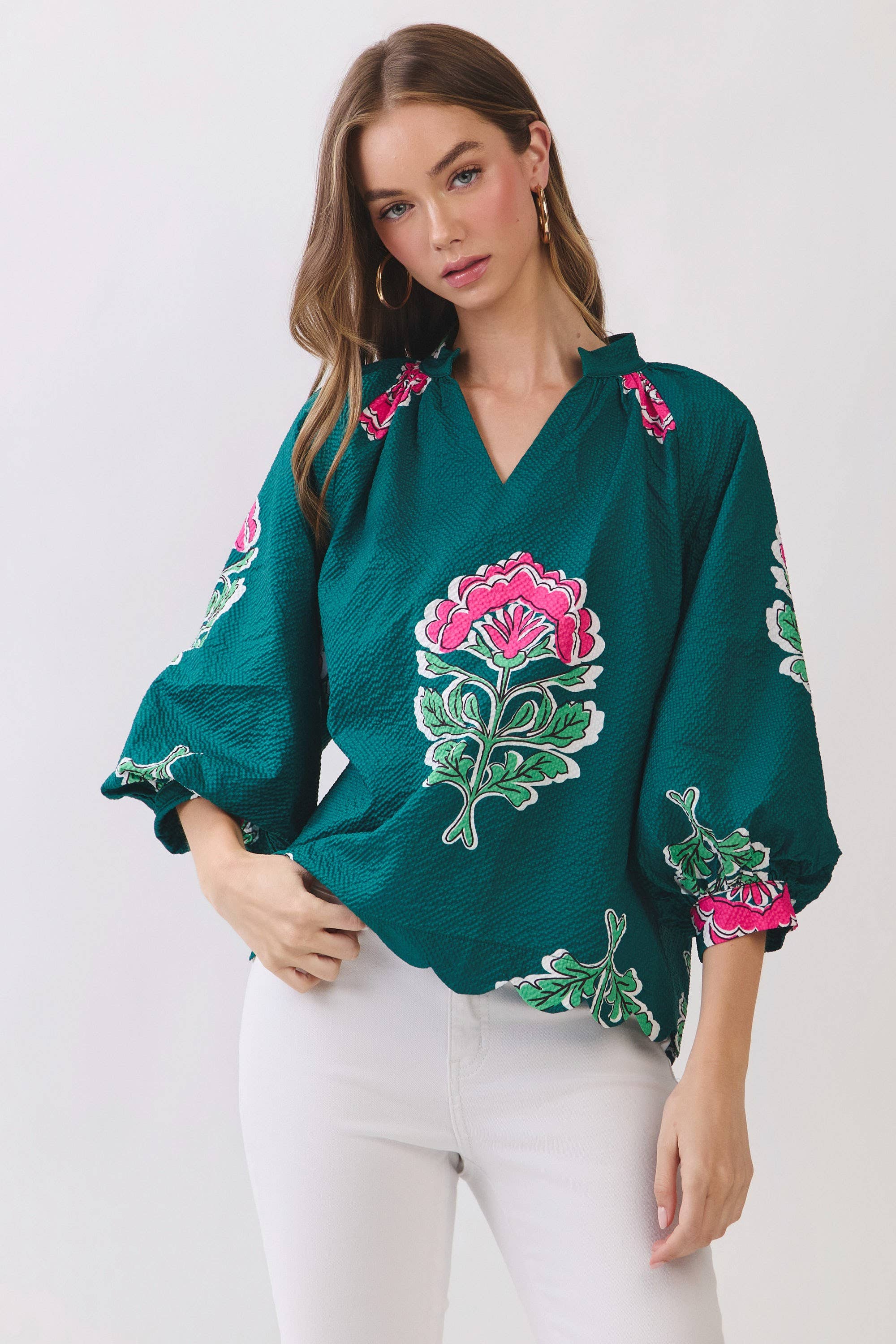 CT10123-Floral Print Scalloped Hem Textured Blouse: NAVY / L