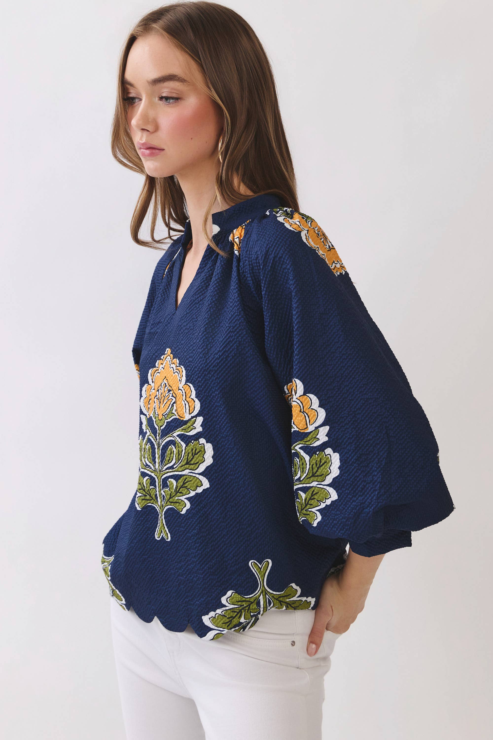 CT10123-Floral Print Scalloped Hem Textured Blouse: NAVY / S