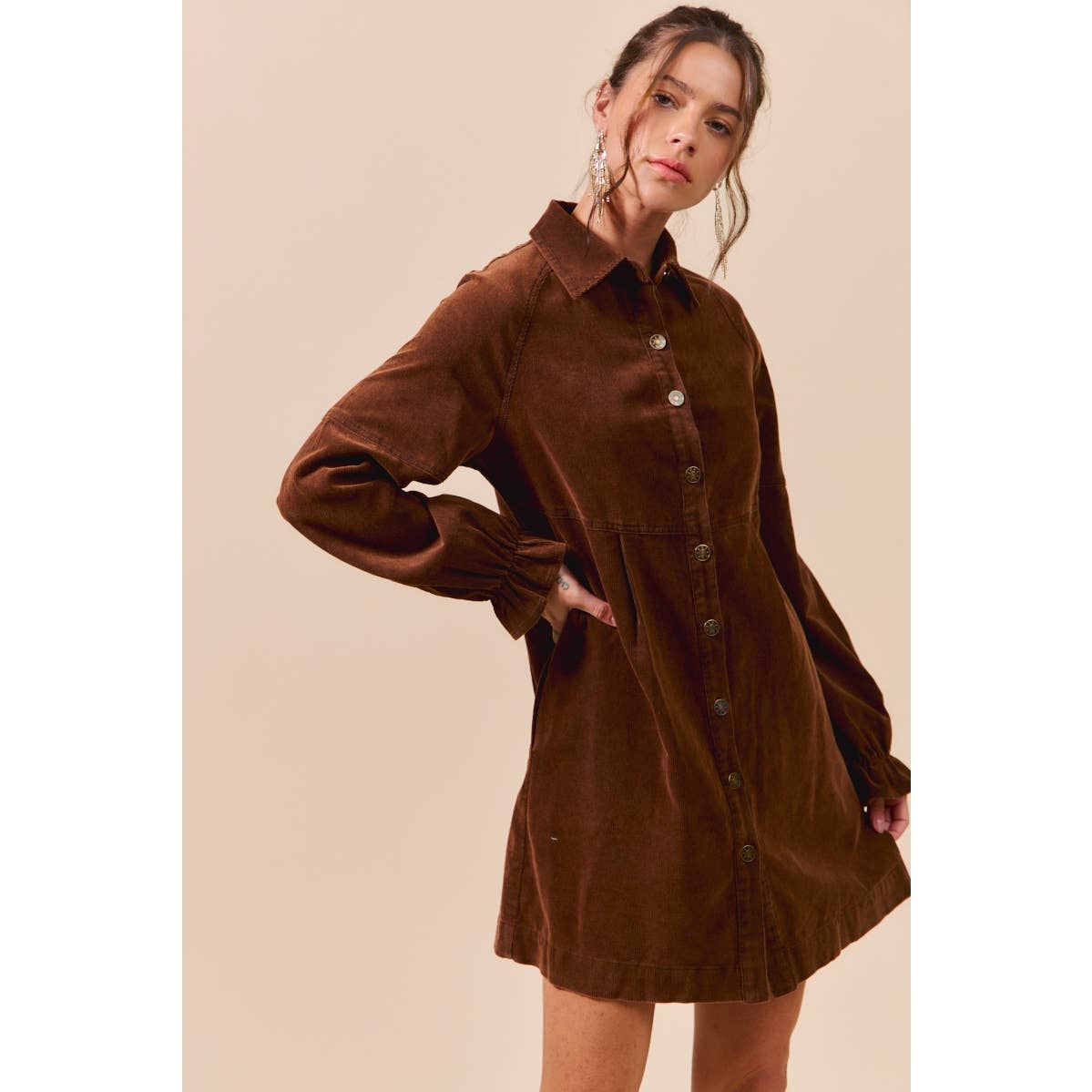 WASHED CORDUROY BUTTON DOWN SHIRT MINI DRESS: BROWN / M