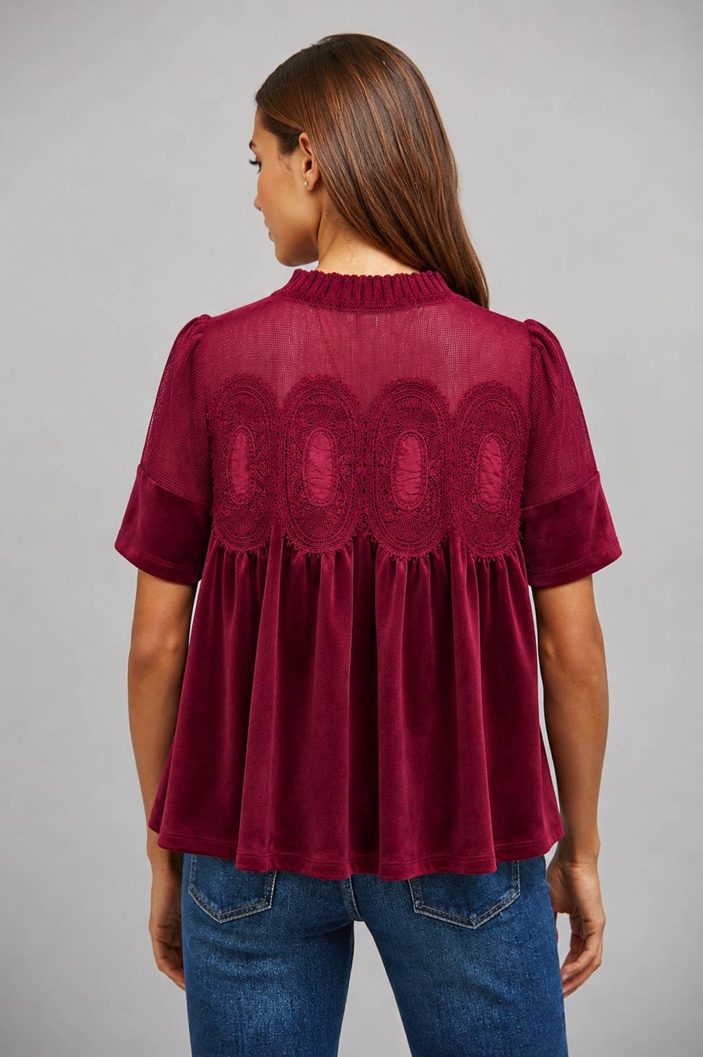 SHEER MESH UPPER PANEL WITH LACE APPLIQUE FAUX SUEDE TOP: Burgundy / L