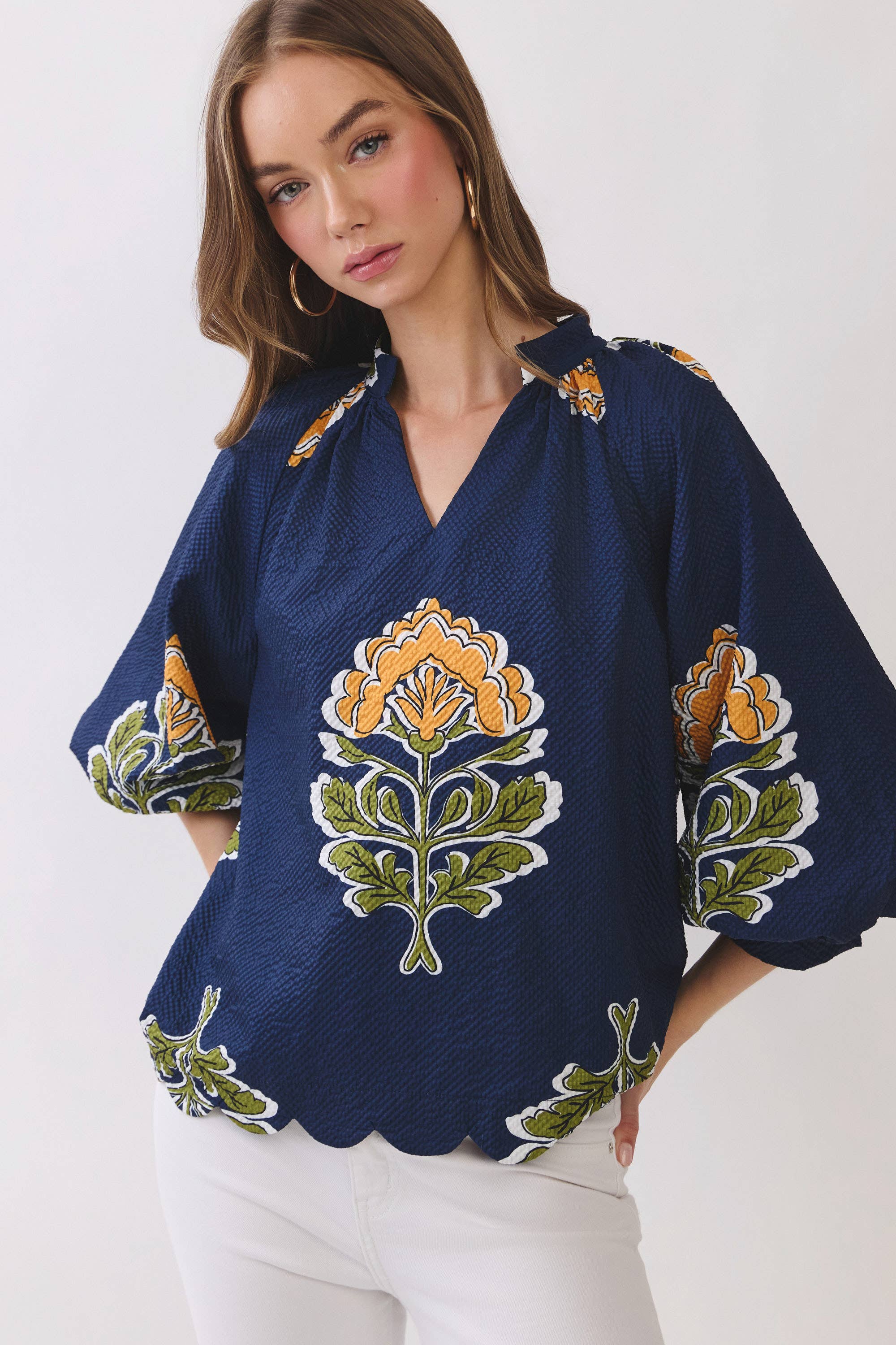 CT10123-Floral Print Scalloped Hem Textured Blouse: NAVY / S